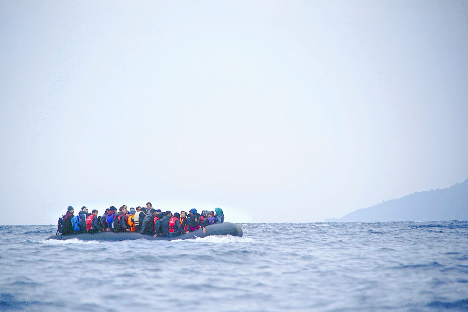 1617px-refugees_on_a_boat_crossing_the_mediterranean_sea_heading_from_turkish_coast_to_the_northeastern_greek_island_of_lesbos_29_january_2016