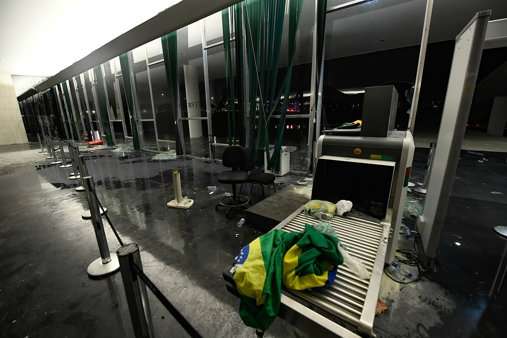 1620px-invasao_do_predio_do_congresso_nacional_52616414239