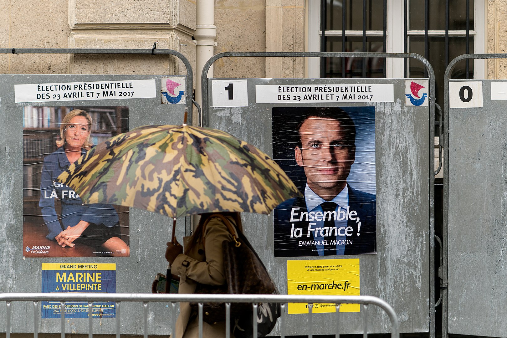 1620px-le_pen__macron_french_election_posters_2017_34356062021