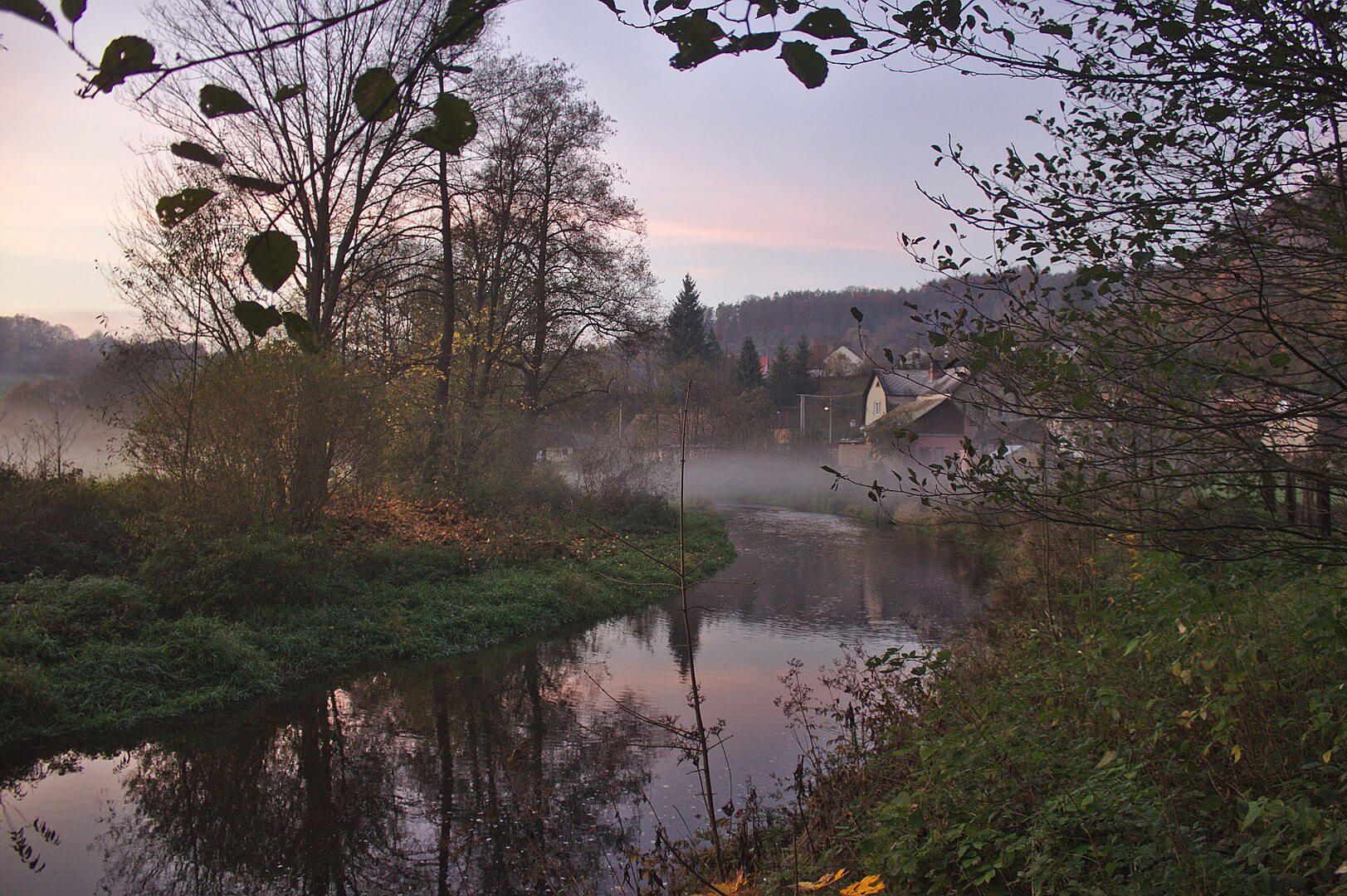 1623px-hnevkov_reka_moravska_sazava_aktron_wikimedia_commons