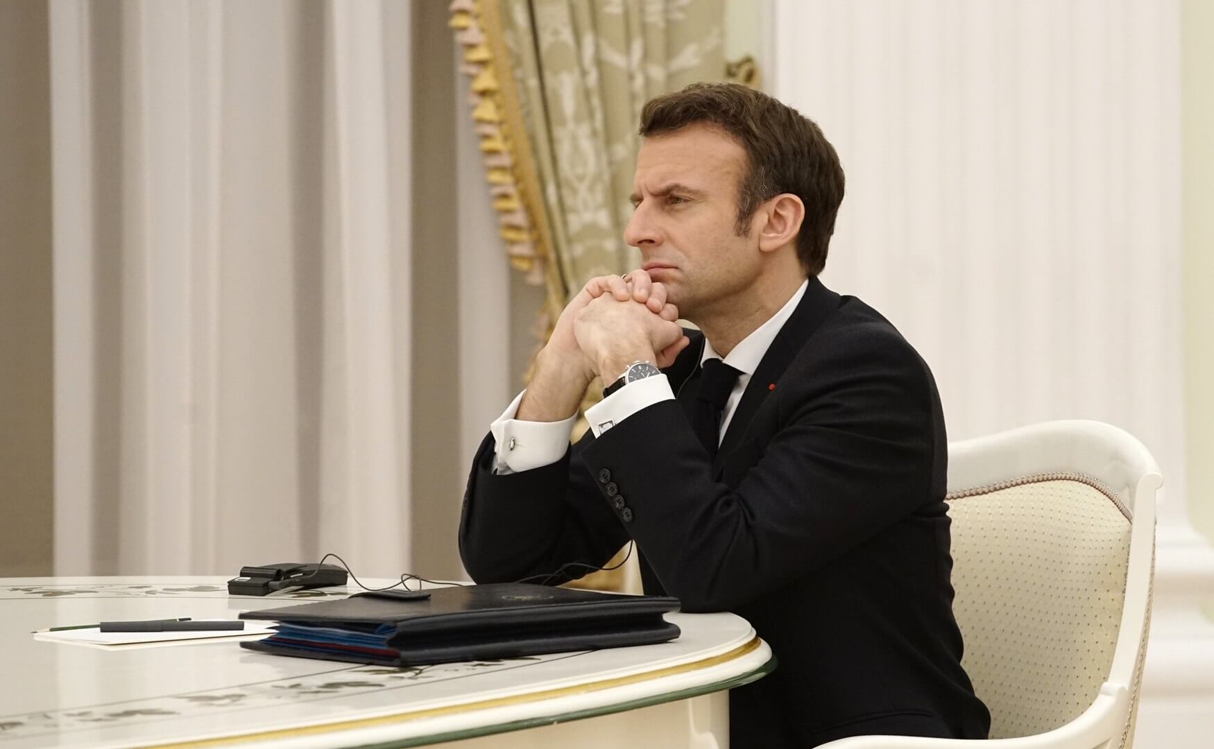 1750px-emmanuel_macron_2022-02-07
