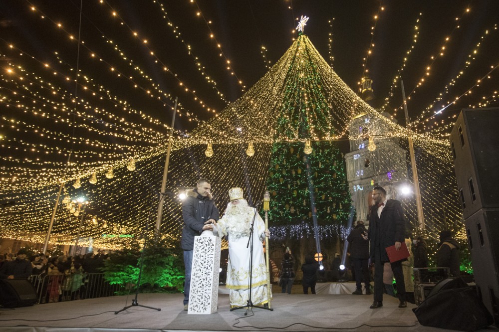 christmas_trees_in_kyiv_2020_02