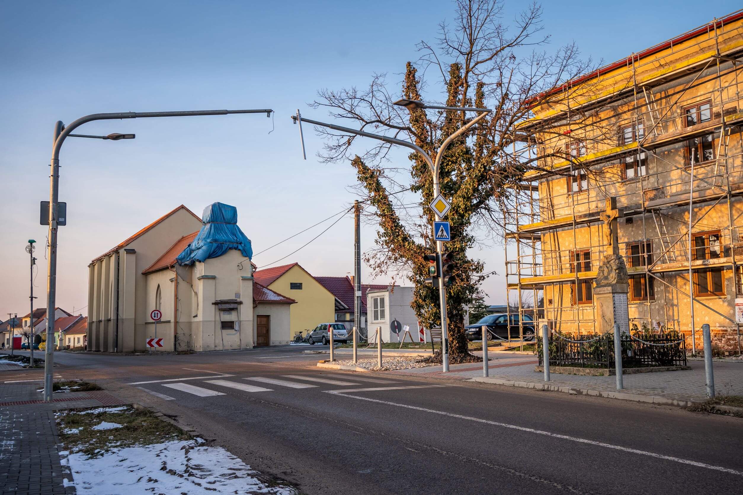 hrusky-kostel-sv.-bartolomeje_mensi