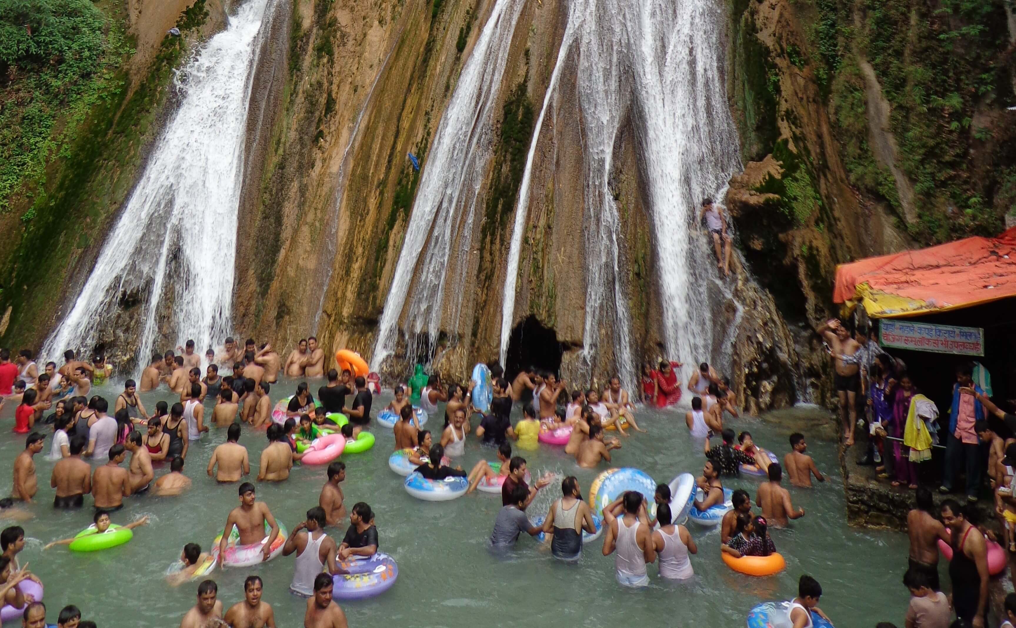 kemptywaterfalls_vyrez_1