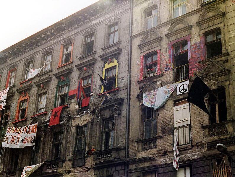 nineties-squatting-east-berlin