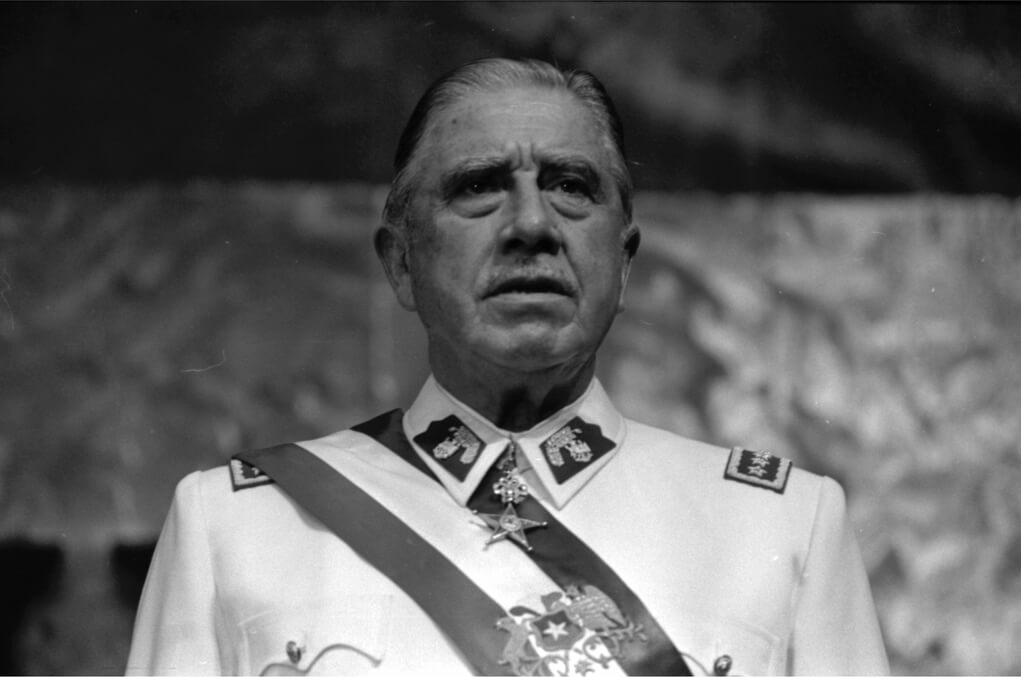 pinochet_en_historia_politica_bcn