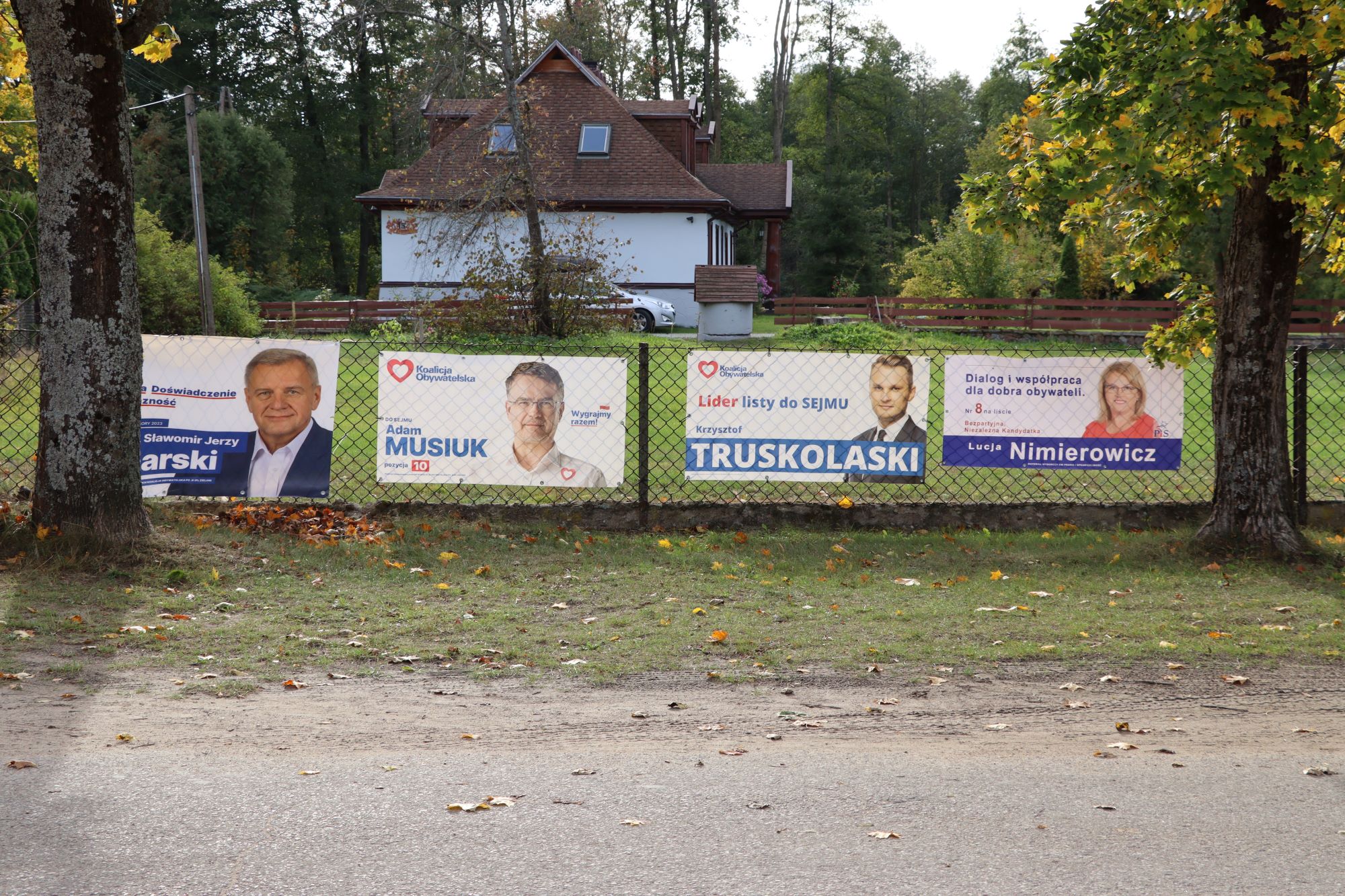 predvolebni-plakaty-dubicze-cerkiewne_mensi