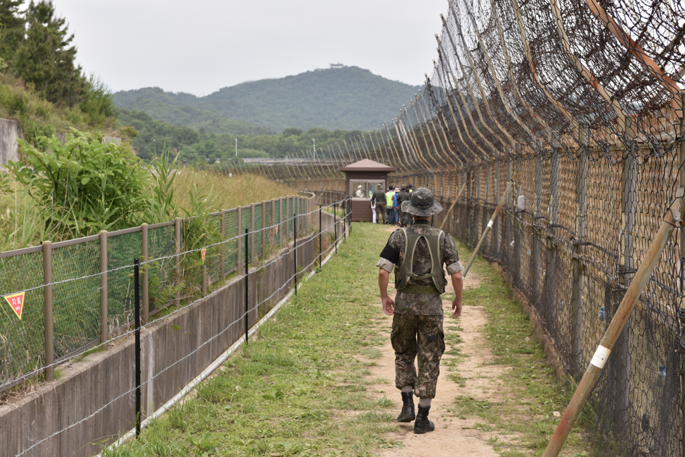 South,Korean,Soldier,Patrols,Dmz,On,Border,With,North,Korea