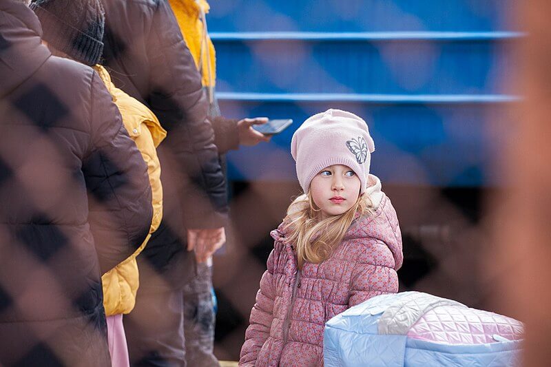 ukrainian_children_are_fleeing_russian_aggression._przemysl_poland_27_02_2022_51913859740