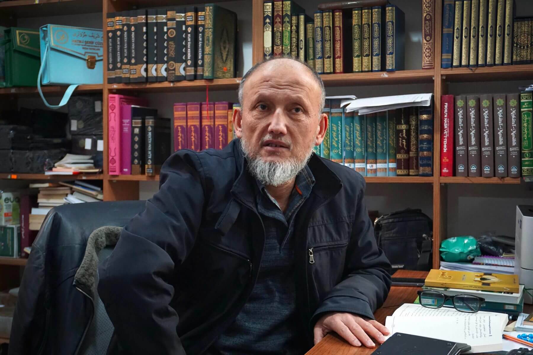 uyghurbookstores3-1800x1200-1