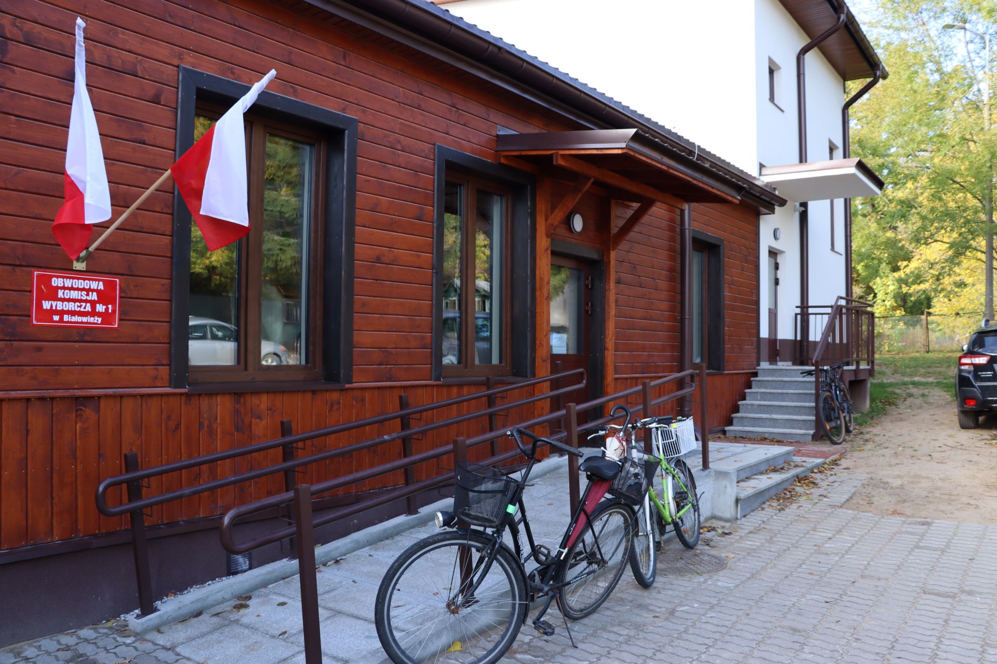 volebni-mistnost-belovez_mensi