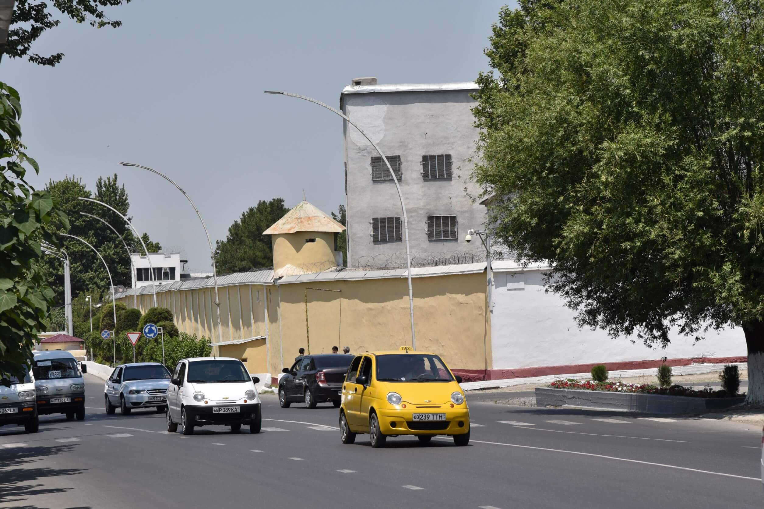 voxpot-veznice-v-andizanu-jedno-z-dejstvi-tamni-vzpoury-odsud-demonstranti-osvobodili-vezne_mensi