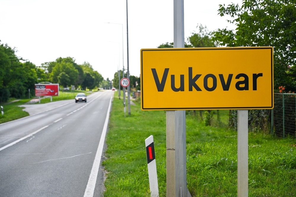 Vukovar,,Croatia.,Traffic,Sign,At,The,Entrance,To,The,City.