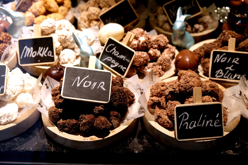 Famous,Several,Belgium,Chocolates,At,Brugge,,Cohocolate,Shop,Window.,Chocolate