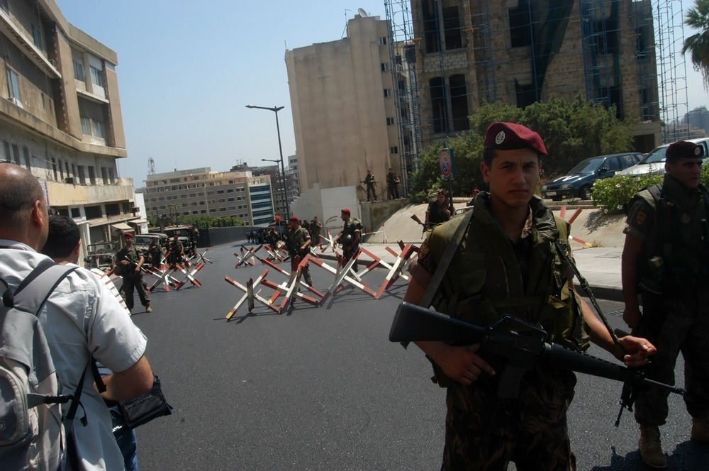 Beirut,lebanon-,August,5,:,Unidentified,Soldiers,Stands,Guard,In,A