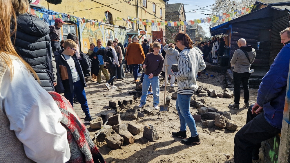 Copenhagen,,Denmark, ,06,Apr,2024:,People,Are,Digging,Up