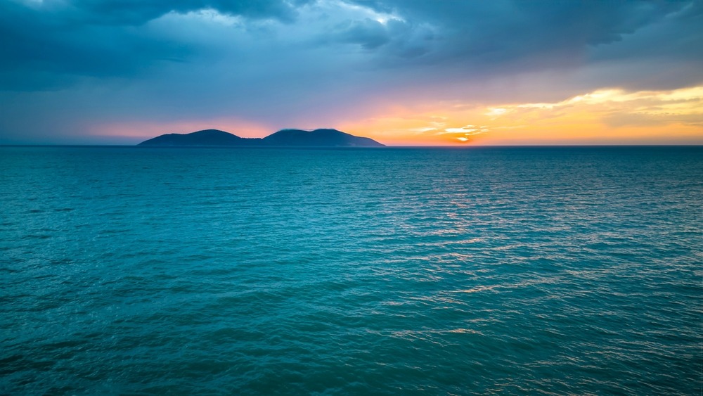 Magical,Light,During,Sunnset,Over,Sazan,Island,,Albania