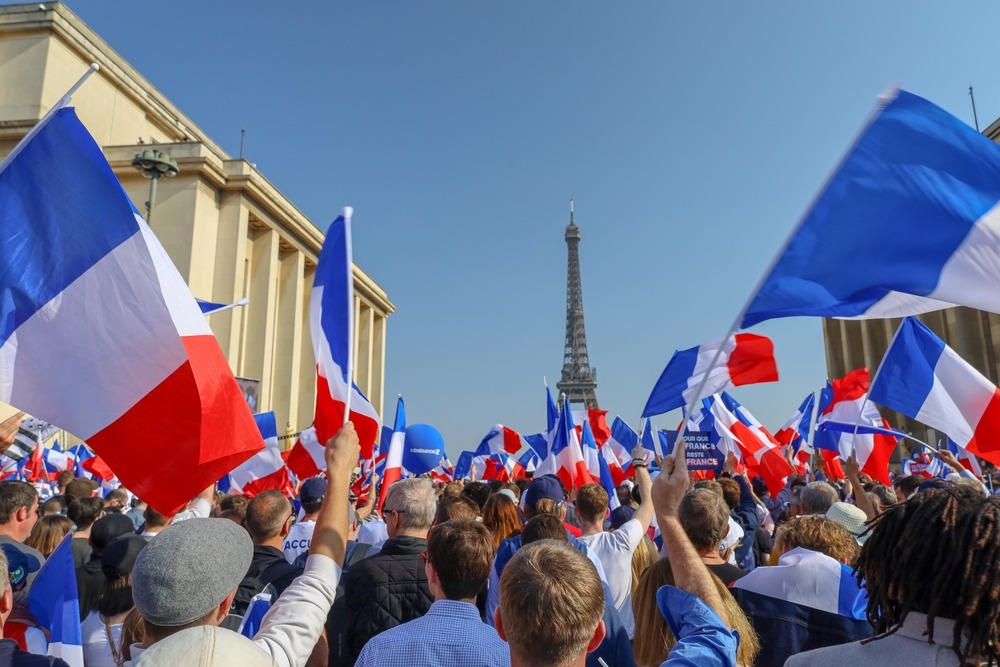 Paris,,France, ,April,12,2022,:,Crowd,Wavind,French