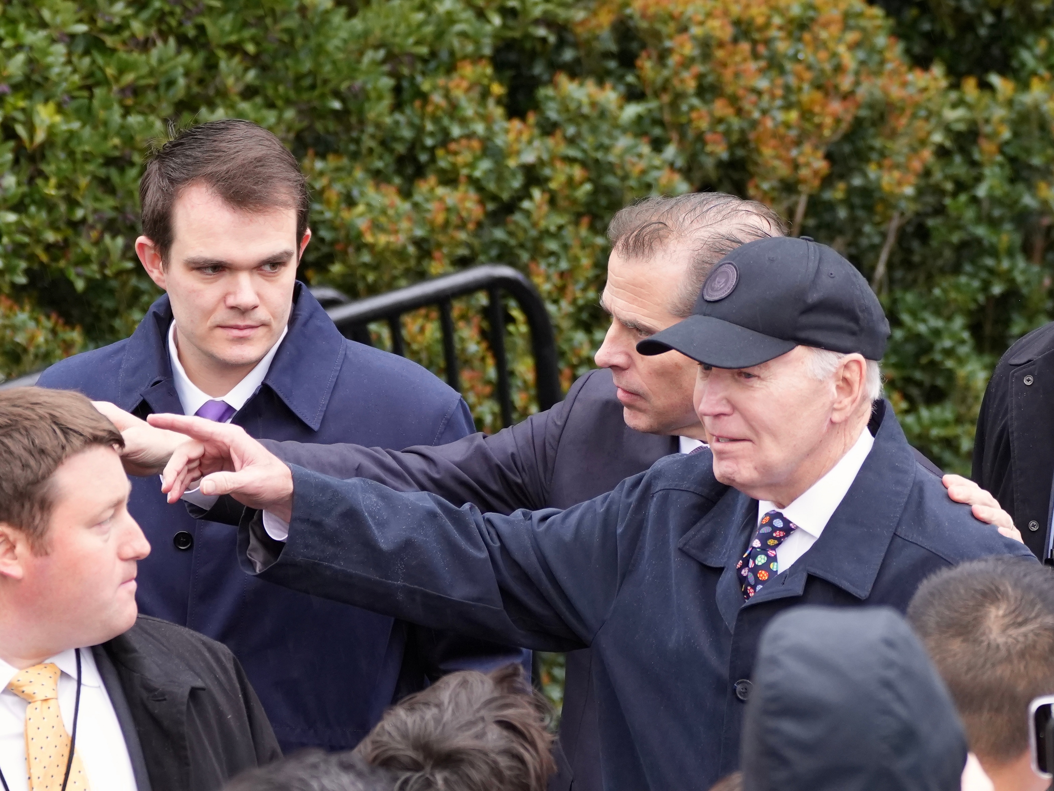 Prezident Biden a jeho syn Hunter před Bílým domem. Foto Shutterstock