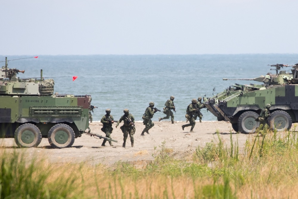 Soldiers,Disembark,Fromcm32,Armored,Vehicle,During,A,Exercise,In,Taiwan