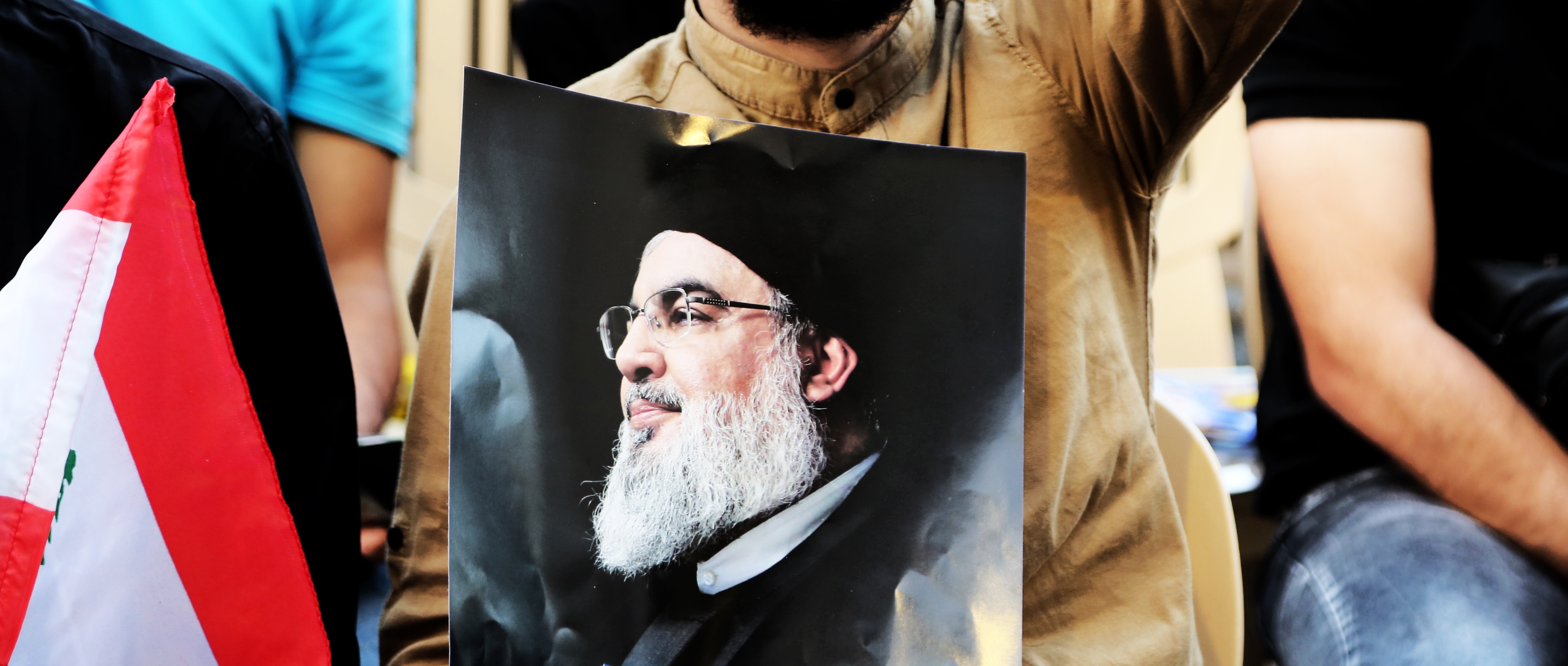 Plakát s Hasanem Nasralláhem. Foto: Shutterstock