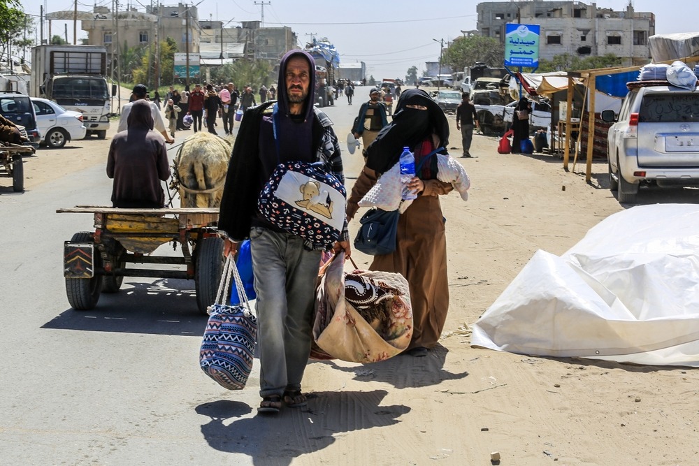 Palestinians,Flee,Rafah,To,Khan,Yunis,After,The,Israeli,Army
