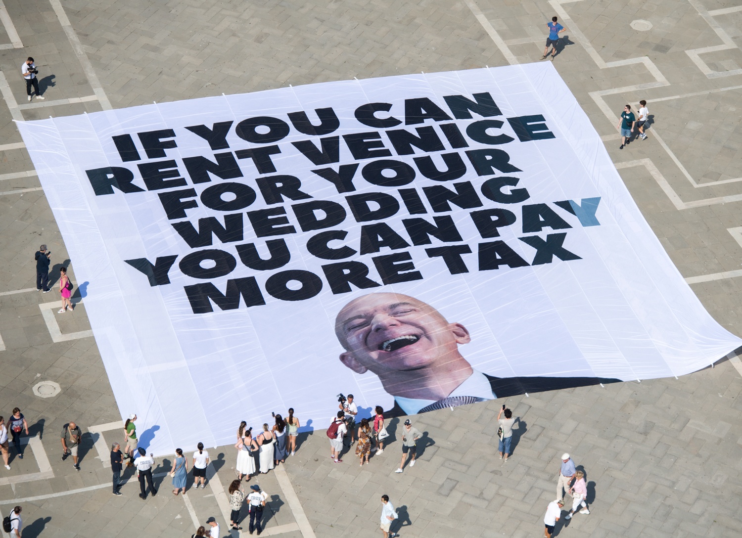 Transparent aktivistů v Benátkách | Foto: Michele Lapini / Greenpeace