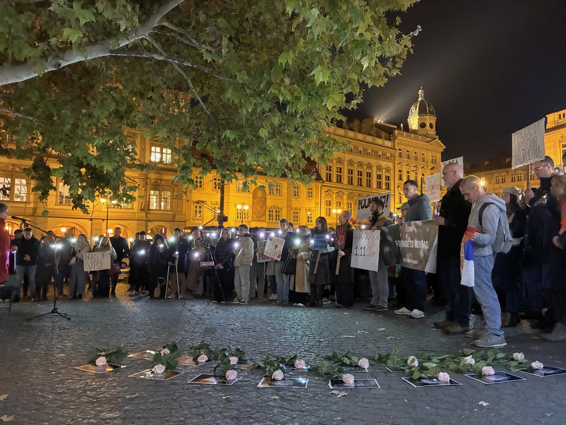 Pieta na výročí tragédie v Novém Sadu | Foto: Simone Radačičová / Voxpot