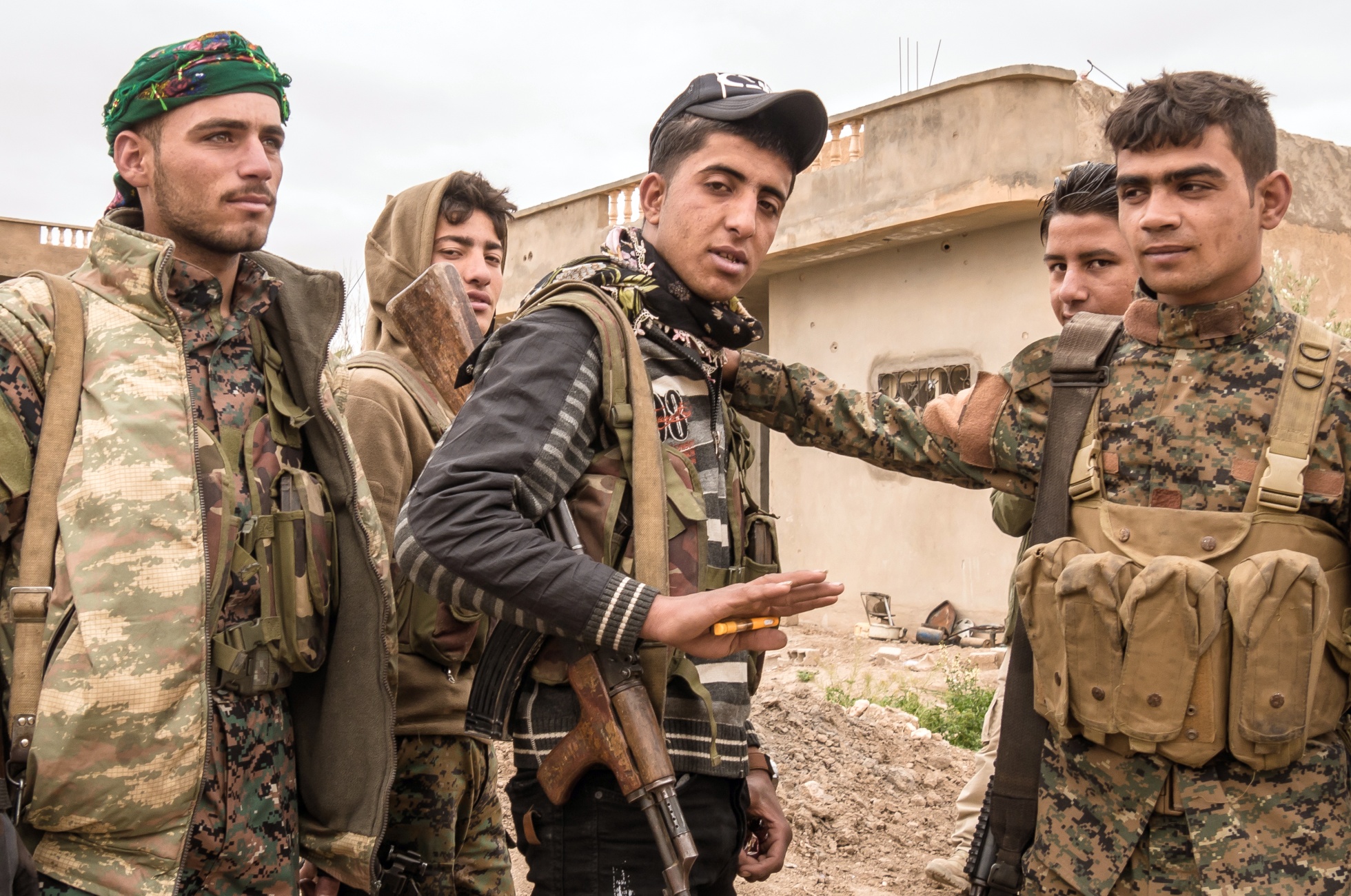 Příslušníci jednotek SDF